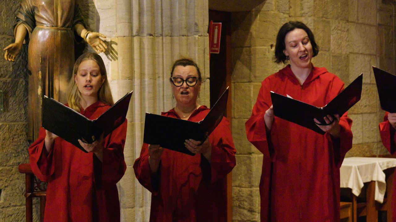 St Stephen’s Cathedral Schola, directed by Christopher Trikilis